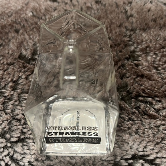 STARBUCKS Glass Milk Carton. This is Made for Starbucks in Japan. Super Cute! ♥️ - Picture 4 of 5